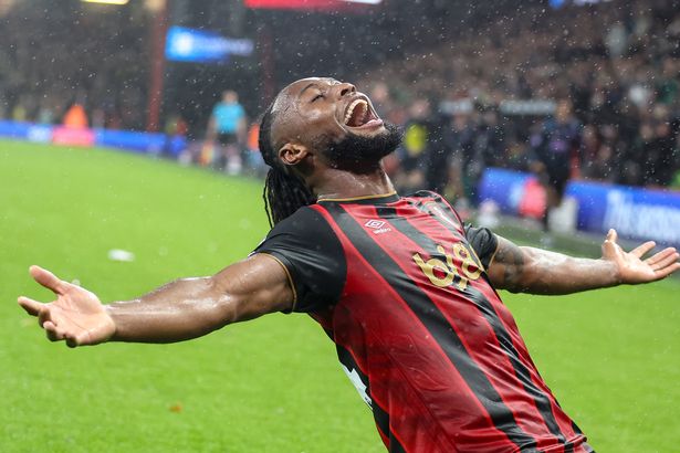 Antoine Semenyo célèbre un but contre Fulham