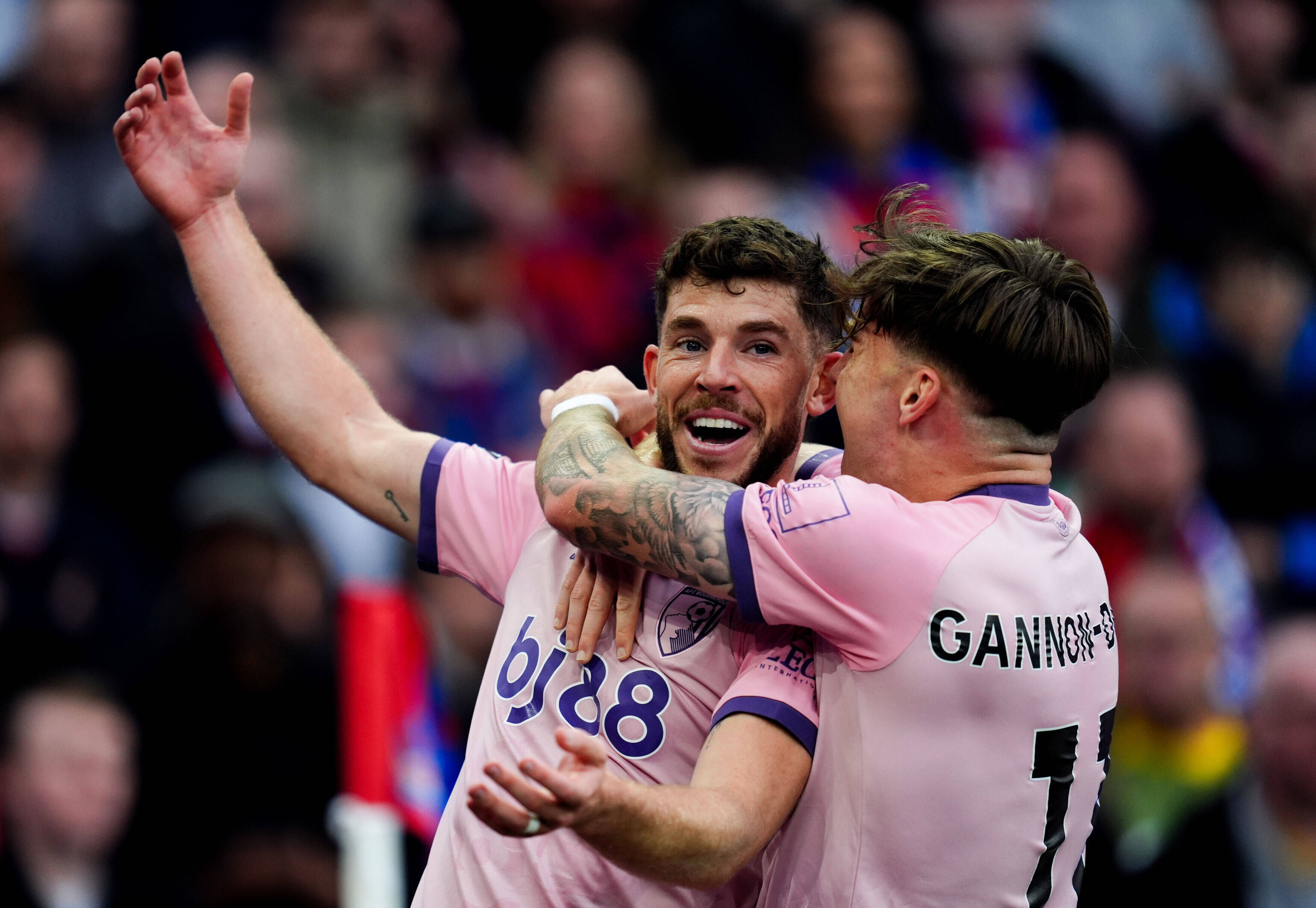 Ryan Christie après avoir marqué