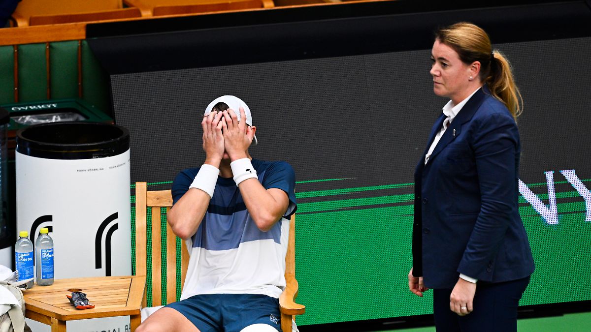 Tennisstar Holger Rune kämpft nach schwerer Verletzung mit Tränen