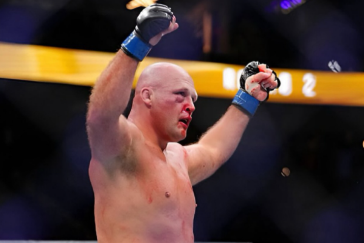 UFC 317 : Le passé criminel d'un débutant révélé, Jon Anik sous les feux des projecteurs !