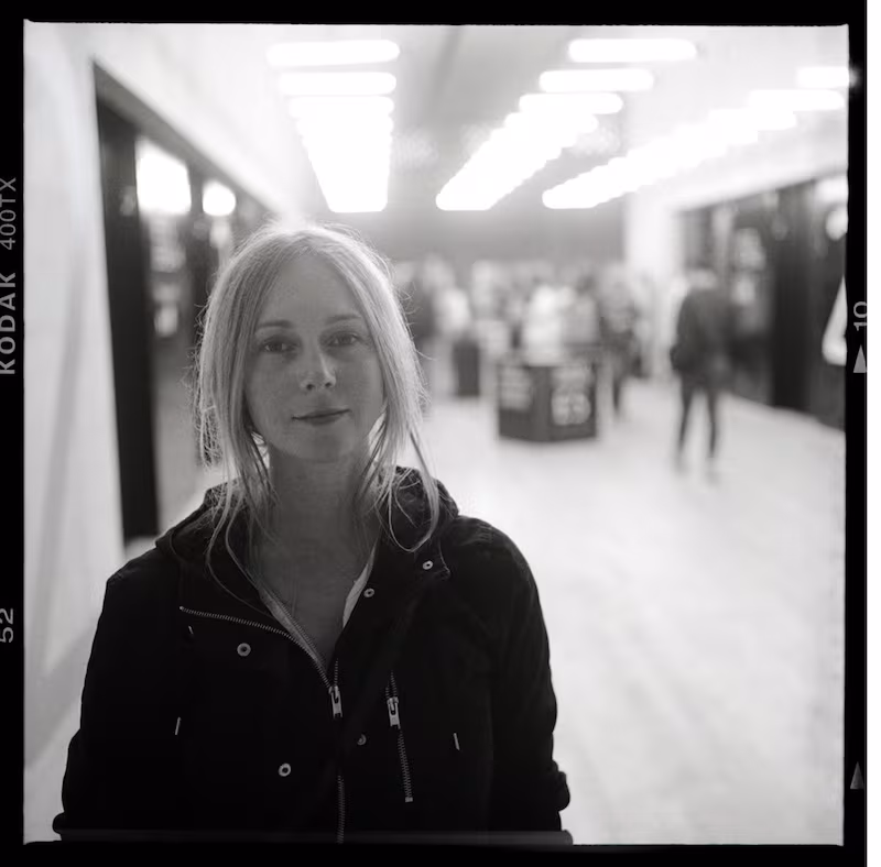 Photographe Carly Clarke qui a rencontré le groupe de supporters du FC Schalke à Dublin ce week-end