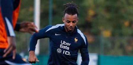 Koundé, en un entraînement avec la sélection française pendant cette pause