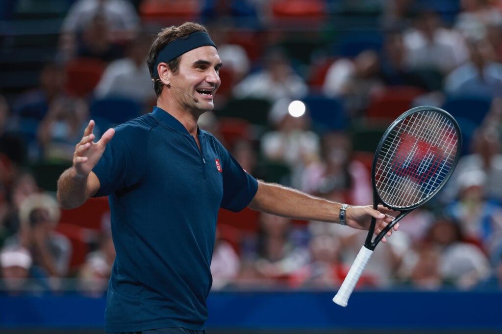 Roger Federer lors d'un match exhibition au Shanghai Masters 2025