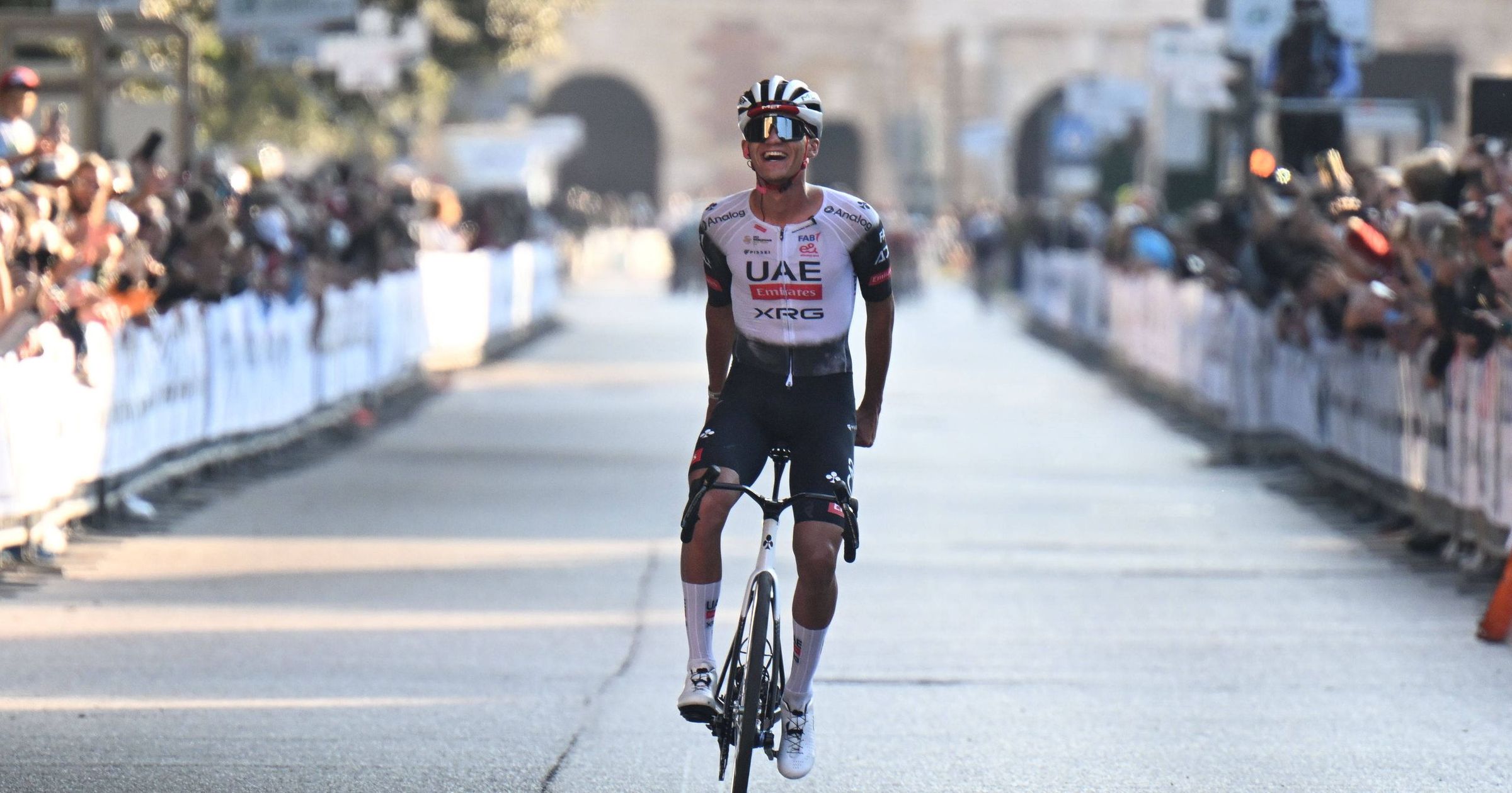Isaac Del Toro vince anche in Veneto fa 95 a Verona! La UAE Emirates di Pogacar può arrivare a 100 vittorie nel 2025? La situazione aggiornata