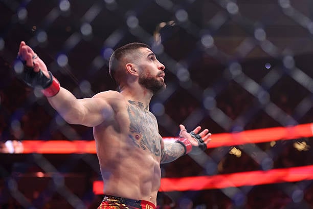 Ilia Topuria après son KO sur Oliveira à l'UFC 317