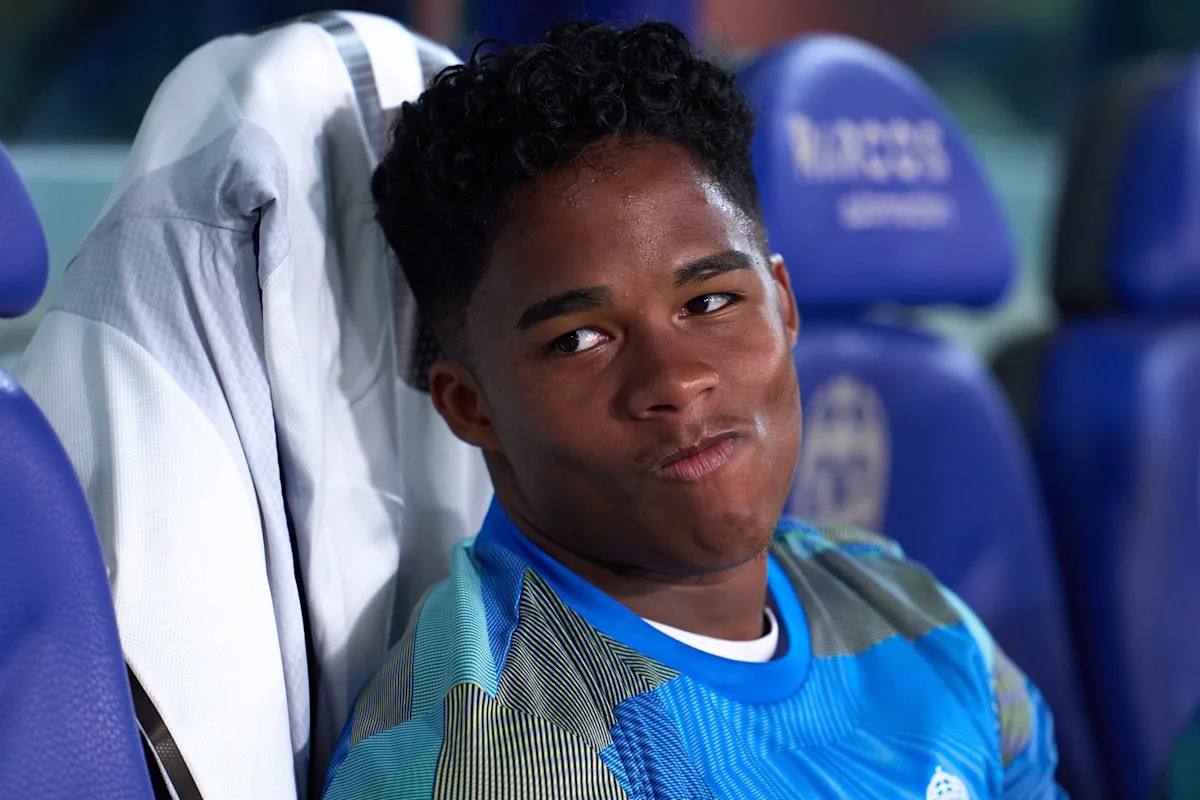 Le Real Madrid conclut un accord presque parfait pour le prêt d'un jeune espoir à un club de Ligue 1 !