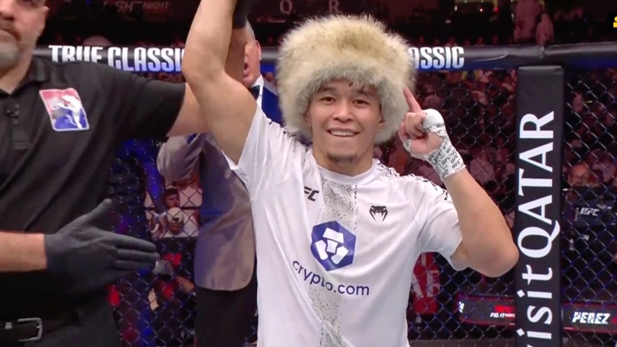 Asu Almabayev s'impose en soumettant son adversaire à UFC Fight Night 265 !