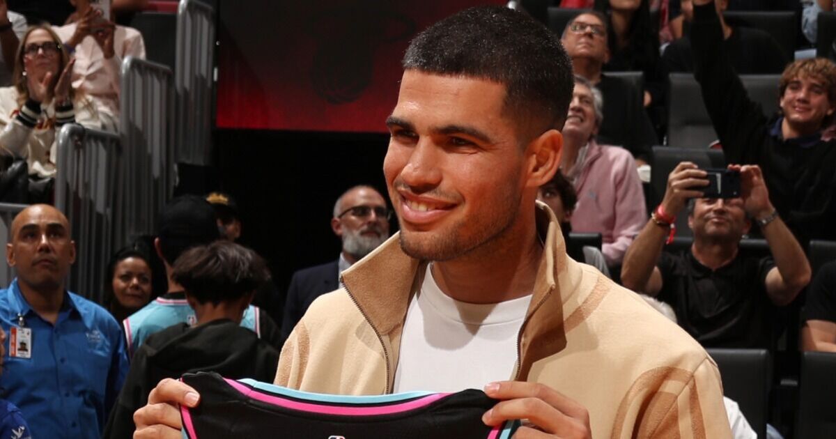Carlos Alcaraz adopte un nouveau look capillaire après la révélation éblouissante d'Emma Raducanu !