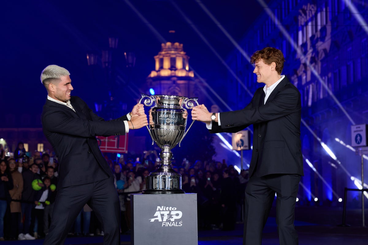 Carlos Alcaraz contre Jannik Sinner : Quand et comment suivre le grand duel des ATP Finals ?