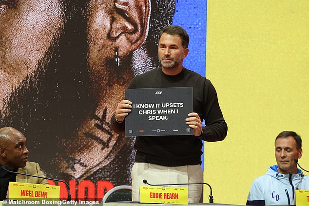 Eddie Hearn se moque de Chris Eubank Jr après son INTERDICTION de parler en conférence de presse avant le choc tant attendu contre Conor Benn !