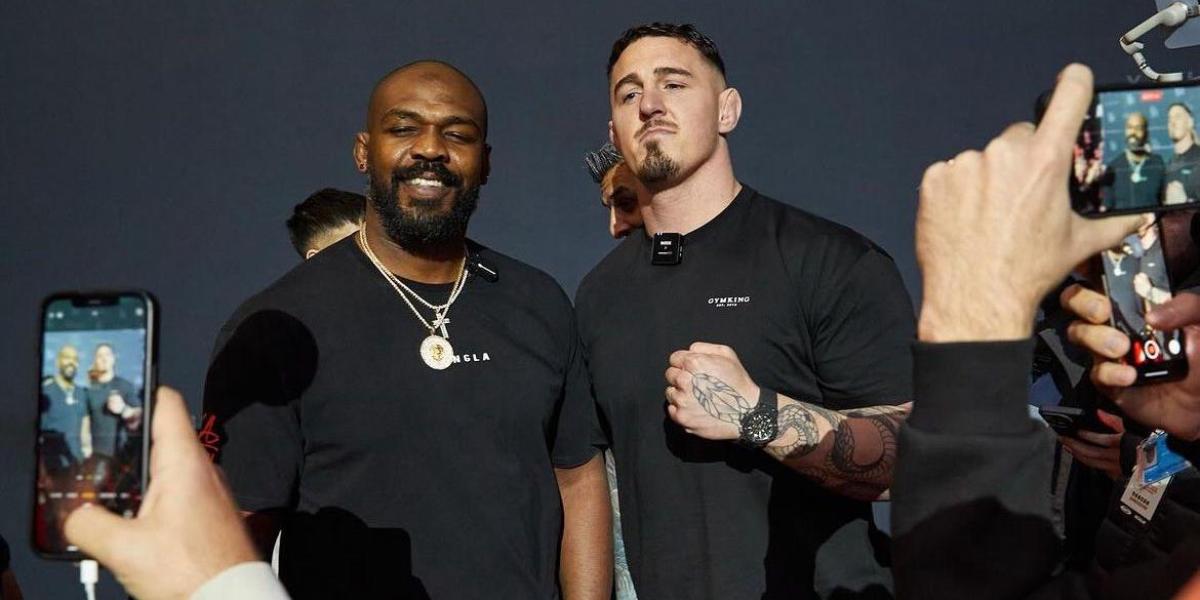Jon Jones claque Tom Aspinall après leur dernier combat en UFC : "Il a capitulé aussitôt"