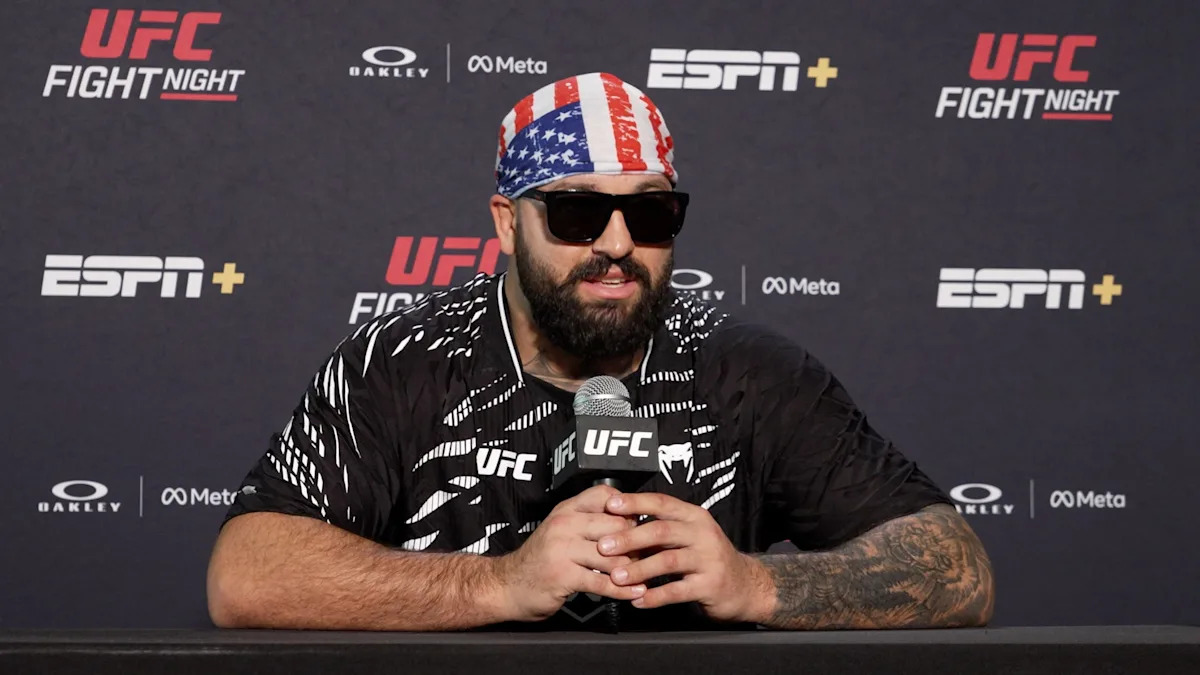 Josh Hokit déclare que Chael Sonnen a été 'réincarné en lui' après l'UFC Vegas 111