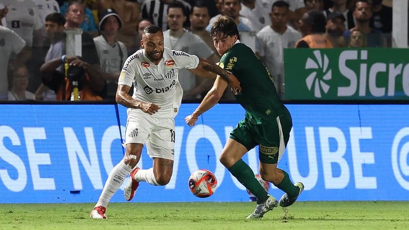 Palmeiras et Santos s'affrontent lors de la 32ème journée du Brasileirão