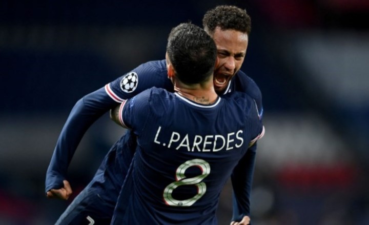 Le cri de Neymar avec Paredes.
