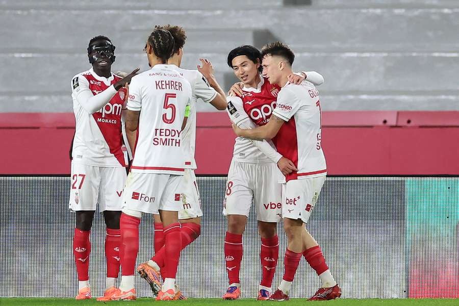 Mónaco inflige une défaite au PSG grâce à un but décisif de Minamino!