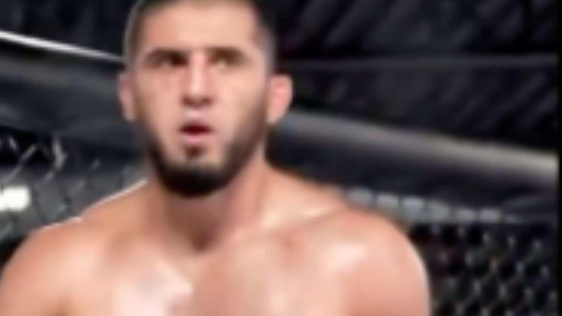RIP JDM : Islam Makhachev épate les fans avec sa transformation physique incroyable pour l'UFC 322 et dévoile son secret !
