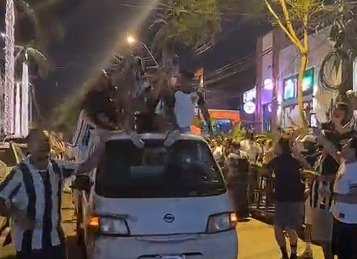 Fête des supporters de l'Atlético dans les rues d'Assunção, au Paraguay.