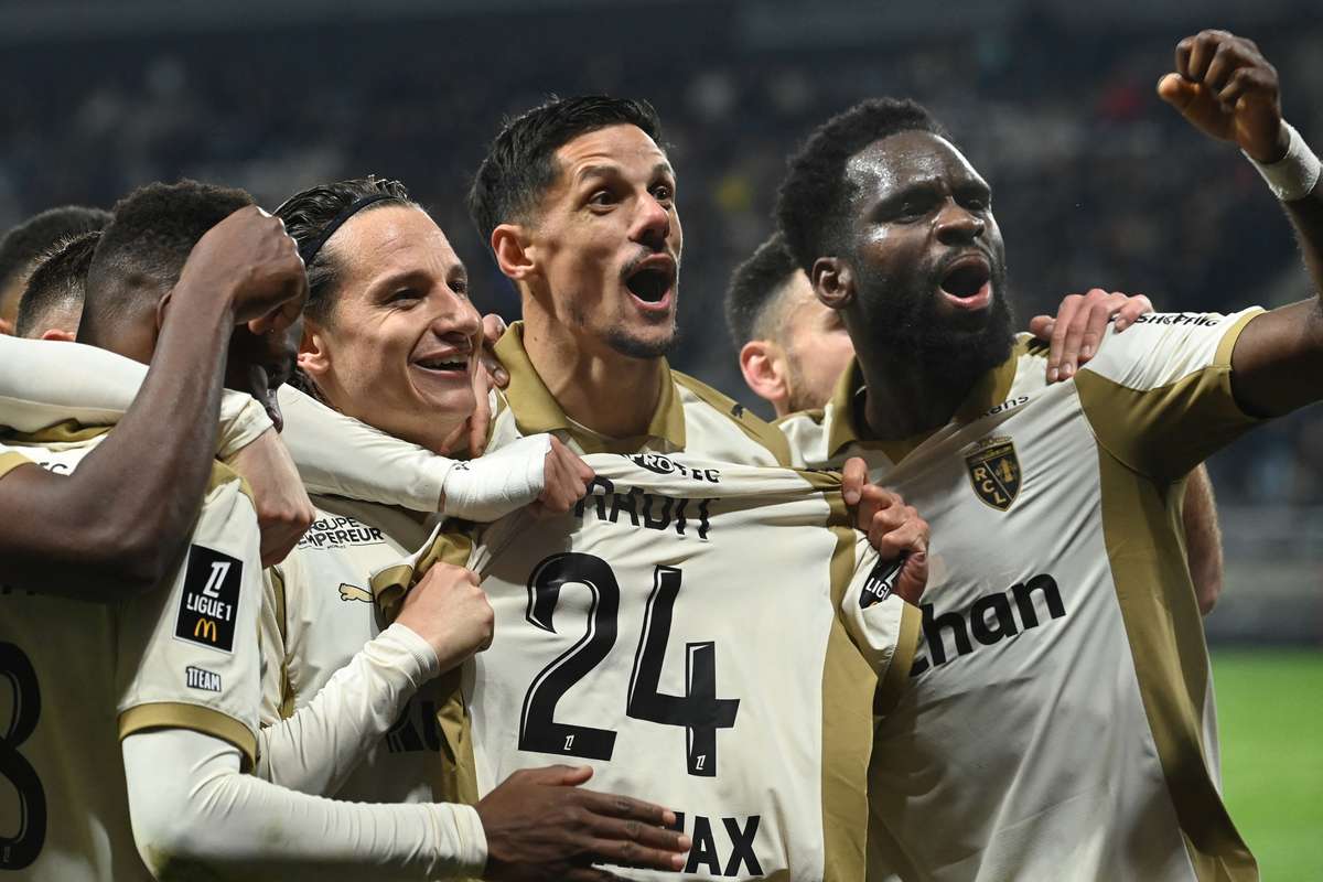 Thauvin propulse Lens à la tête de la Ligue 1 après 21 ans d'attente !