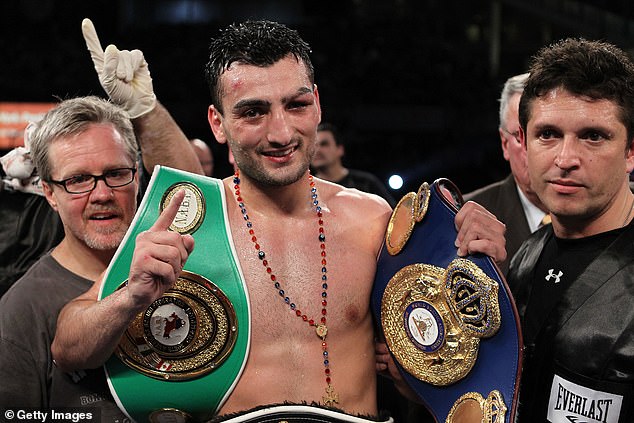 Un boxeur olympique américain, Vanes Martirosyan, décède à 39 ans après un combat de deux ans contre le cancer de la peau.