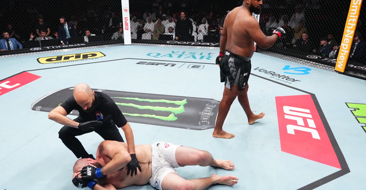 Waldo Cortes-Acosta : prêt à porter le poids des responsabilités après sa victoire explosive à l'UFC Qatar !