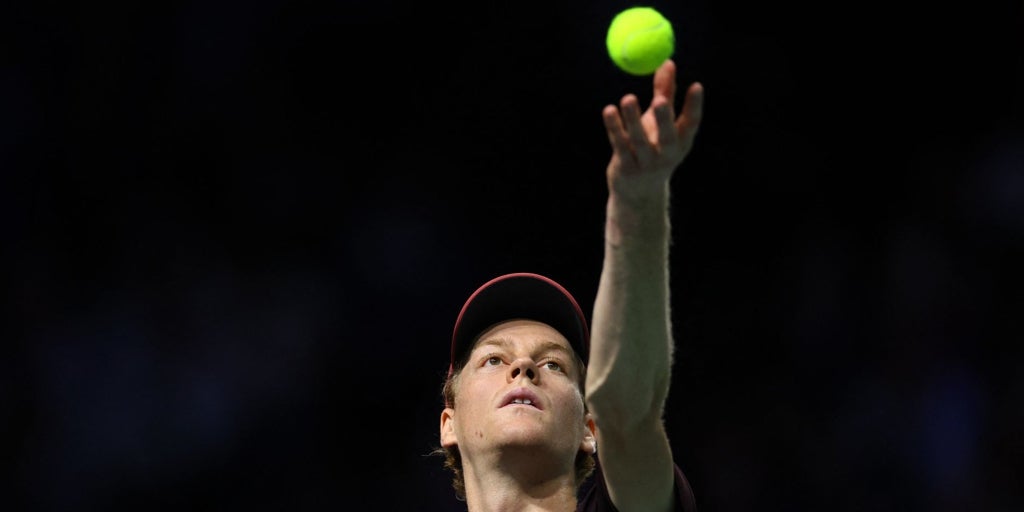 Sinner arrolla a Zverev de camino a la final de París y amenaza el número 1 de Alcaraz