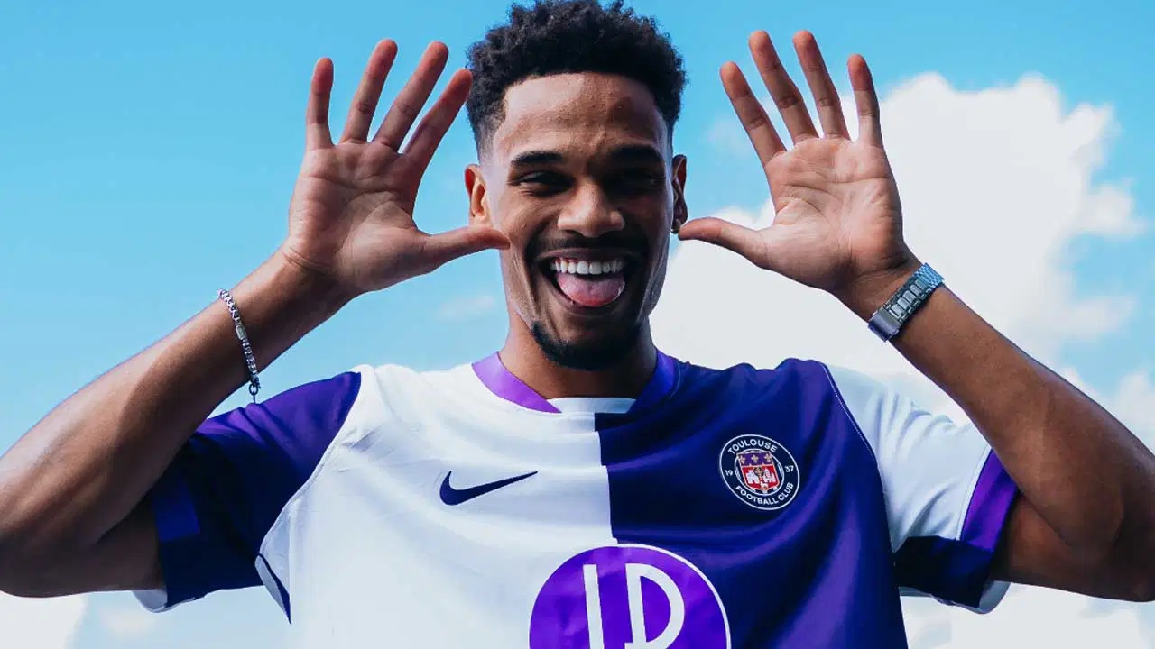Souviens-toi de lui ? Un ancien du Athletico-PR inscrit un chef-d'œuvre en Ligue 1 ! Découvre l'action.