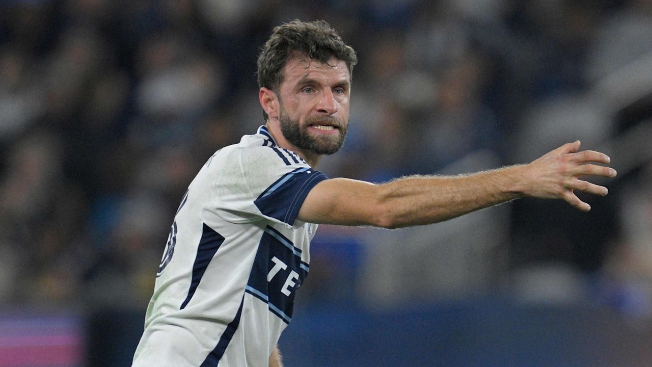 Thomas Müller incertain : un duel face à Lionel Messi sous tension !