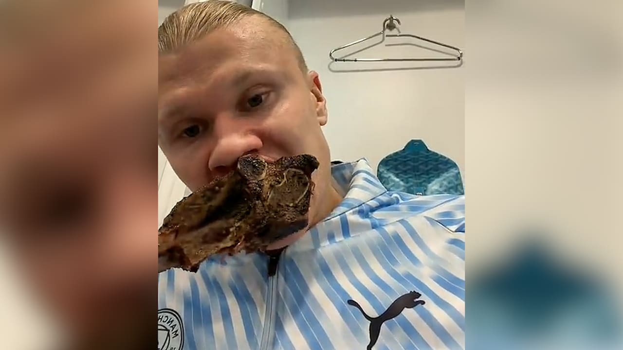 À la manière d'un prédateur : Haaland déguste un steak dans le vestiaire !