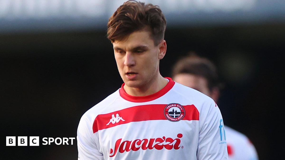 Jake Taylor : Le Milieu de Terrain Quitte Truro City à Cause d'une Blessure !