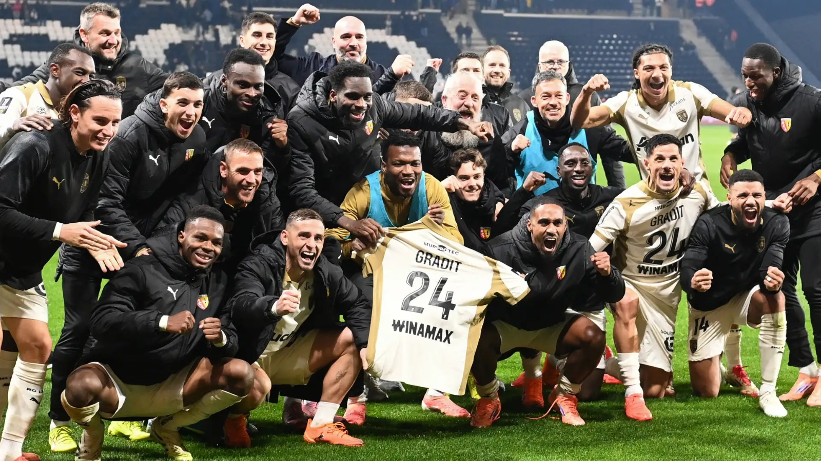 Lens : le défi inattendu du PSG, découvrez tous les secrets du leader de la Ligue 1 !