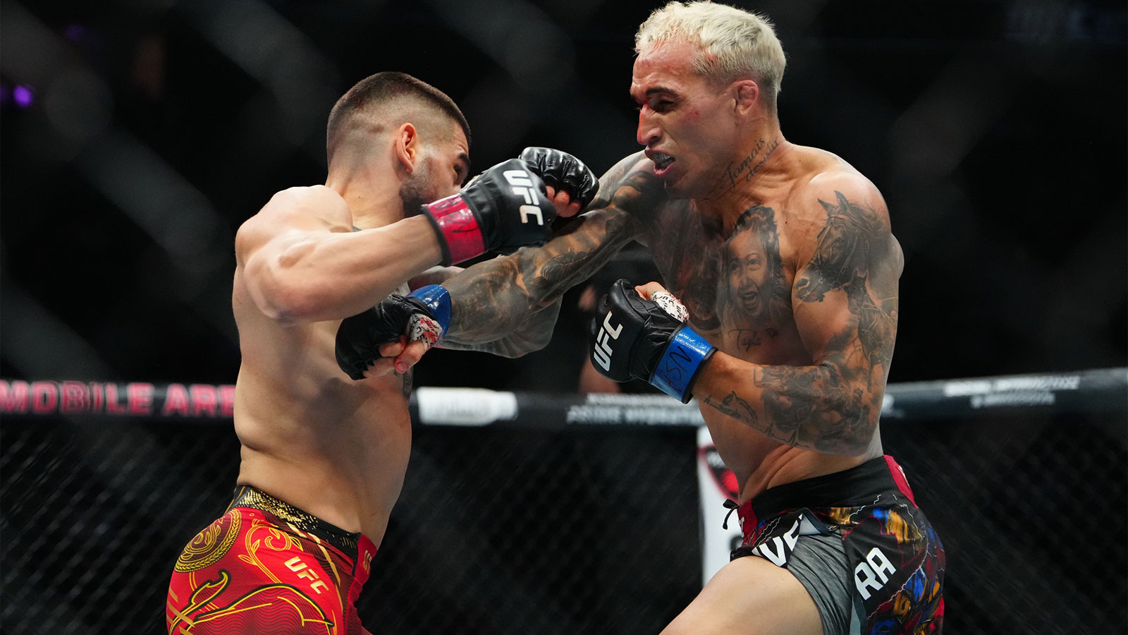 Ilia Topuria lors de UFC 317