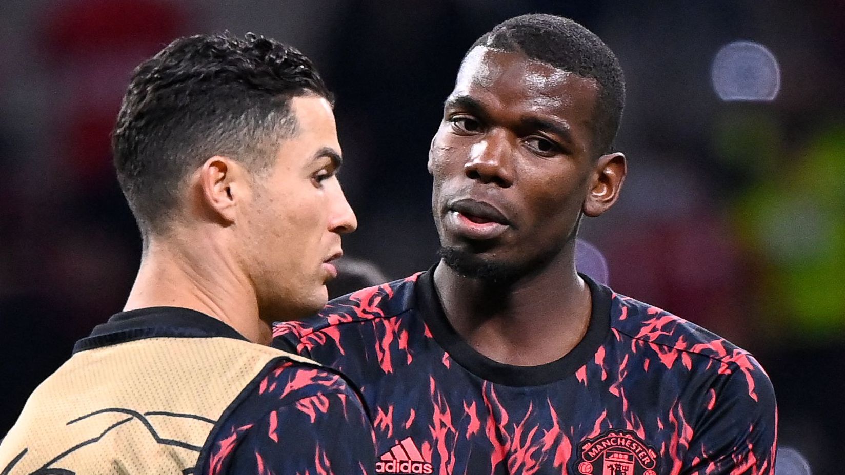 Paul Pogba rend hommage à Cristiano Ronaldo en recevant le prix du "meilleur retour" dans le football !