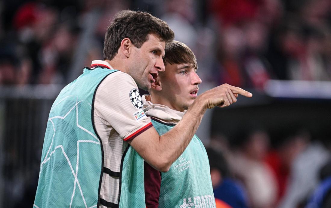 Thomas Müller compare Lennart Karl à Lukas Podolski.