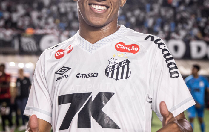 En route vers l'Angleterre, Souza dit adieu au Santos sur les réseaux sociaux !