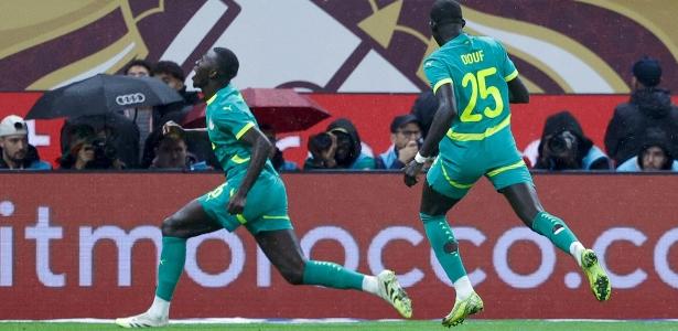 Différences de Posture : Mané, le Champion, face à Brahim Diaz, le Vice !