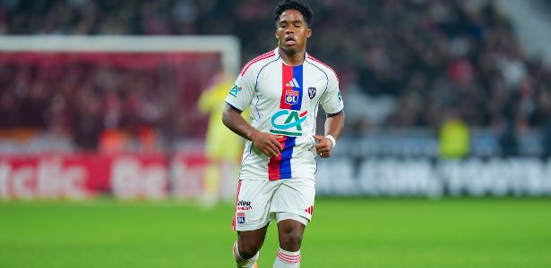 Endrick éclatant à Lyon grâce à la préparation de Ronaldo et au style académique CR7 !