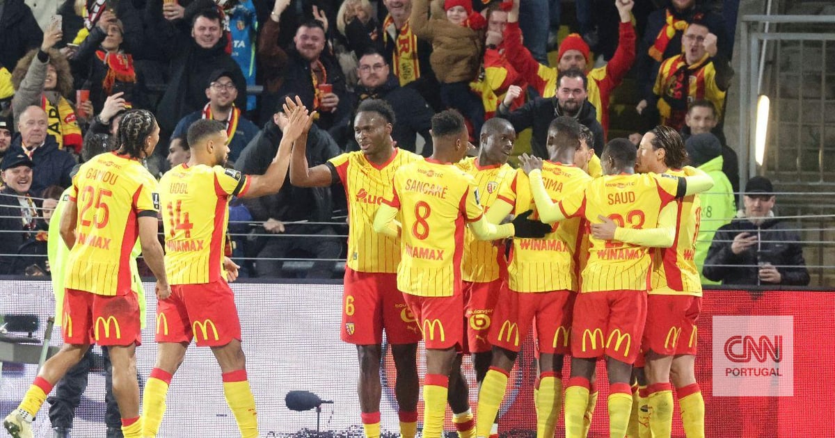 À la recherche de l'érudition : l'incroyable parcours du Lens, leader de la Ligue 1 !