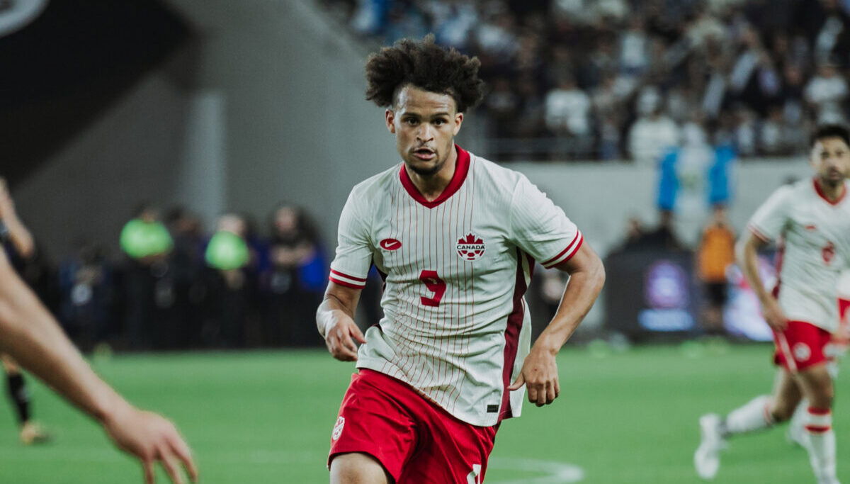 Jacen Russell-Rowe, l’attaquant du Columbus Crew, attire l’attention de la Ligue 1 !