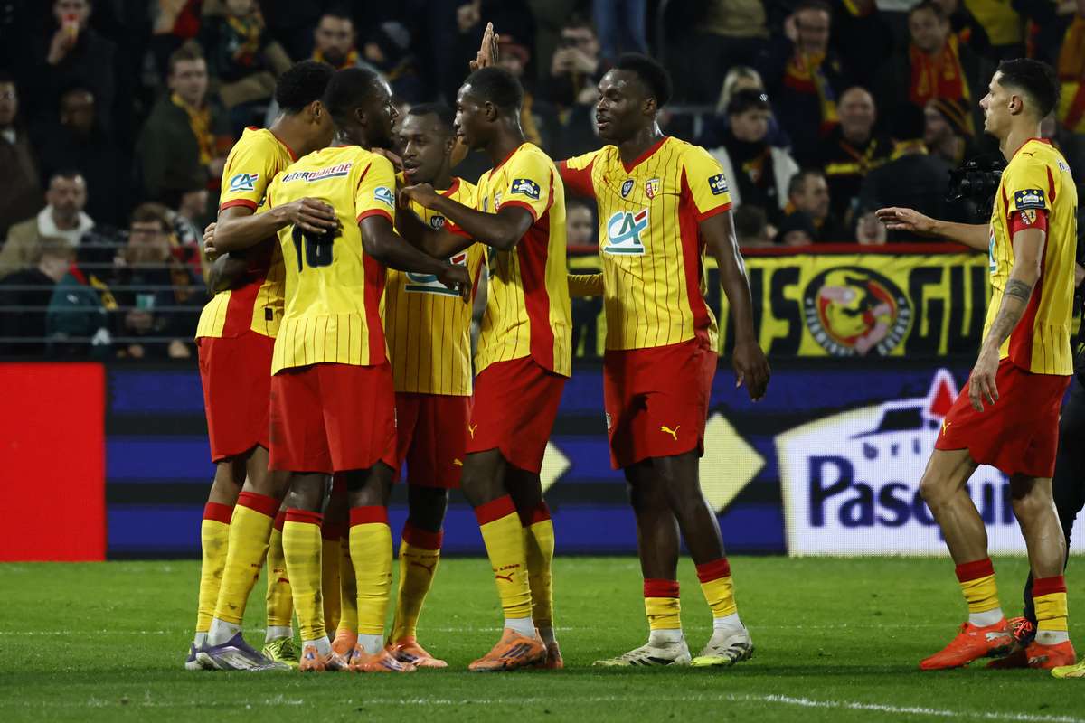 Lens poursuit sa série impressionnante avec une victoire écrasante contre Toulouse réduit à 10 !