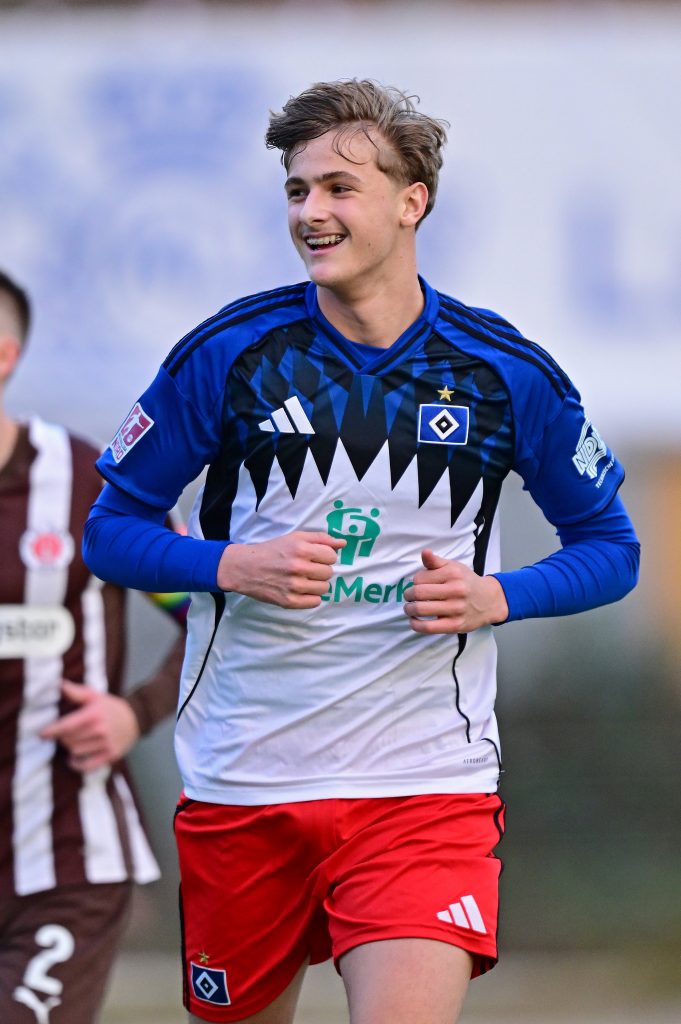 Polzin crée la surprise en alignant un joueur U17 contre le FC Bayern !