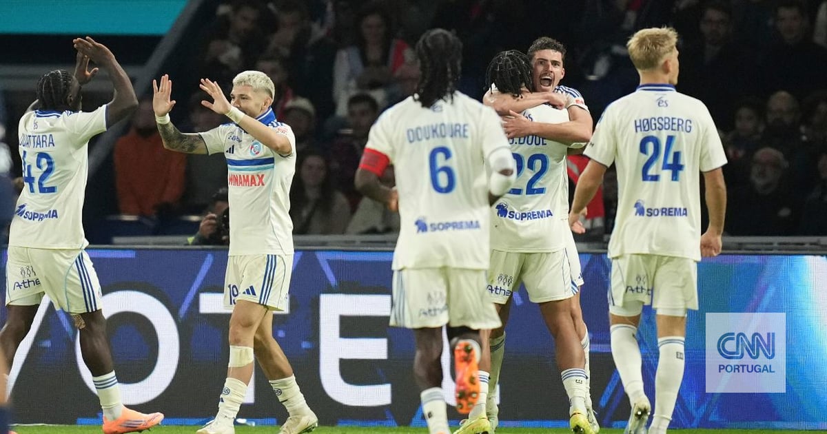 Strasbourg écrase Lille en chute libre !