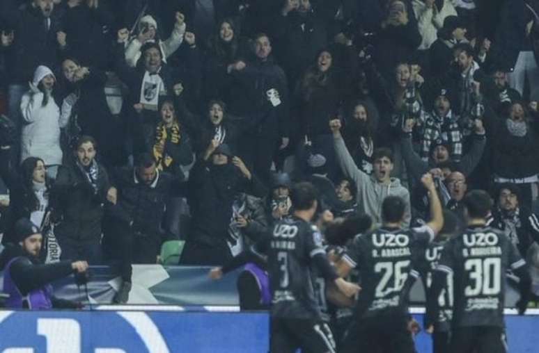 Les joueurs de Vitória de Guimarães célèbrent un but lors de la finale de la Taça da Liga