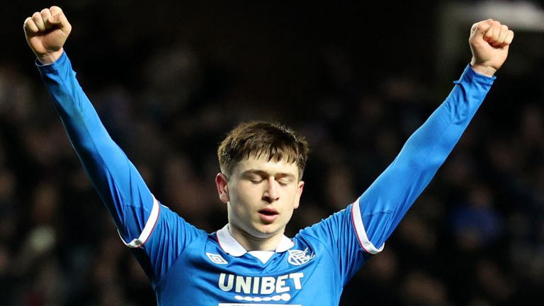 Mikey Moore célèbre après avoir marqué le cinquième but contre Kilmarnock