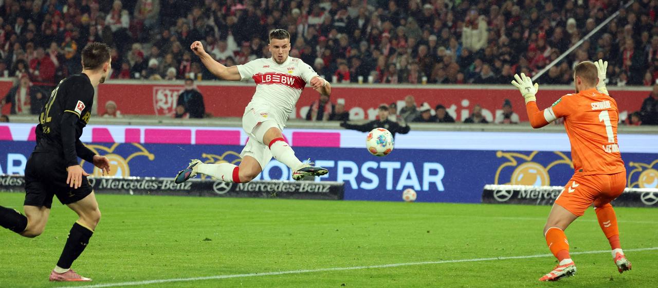 Ermedin Demirovic inscrit un but décisif pour le VfB Stuttgart