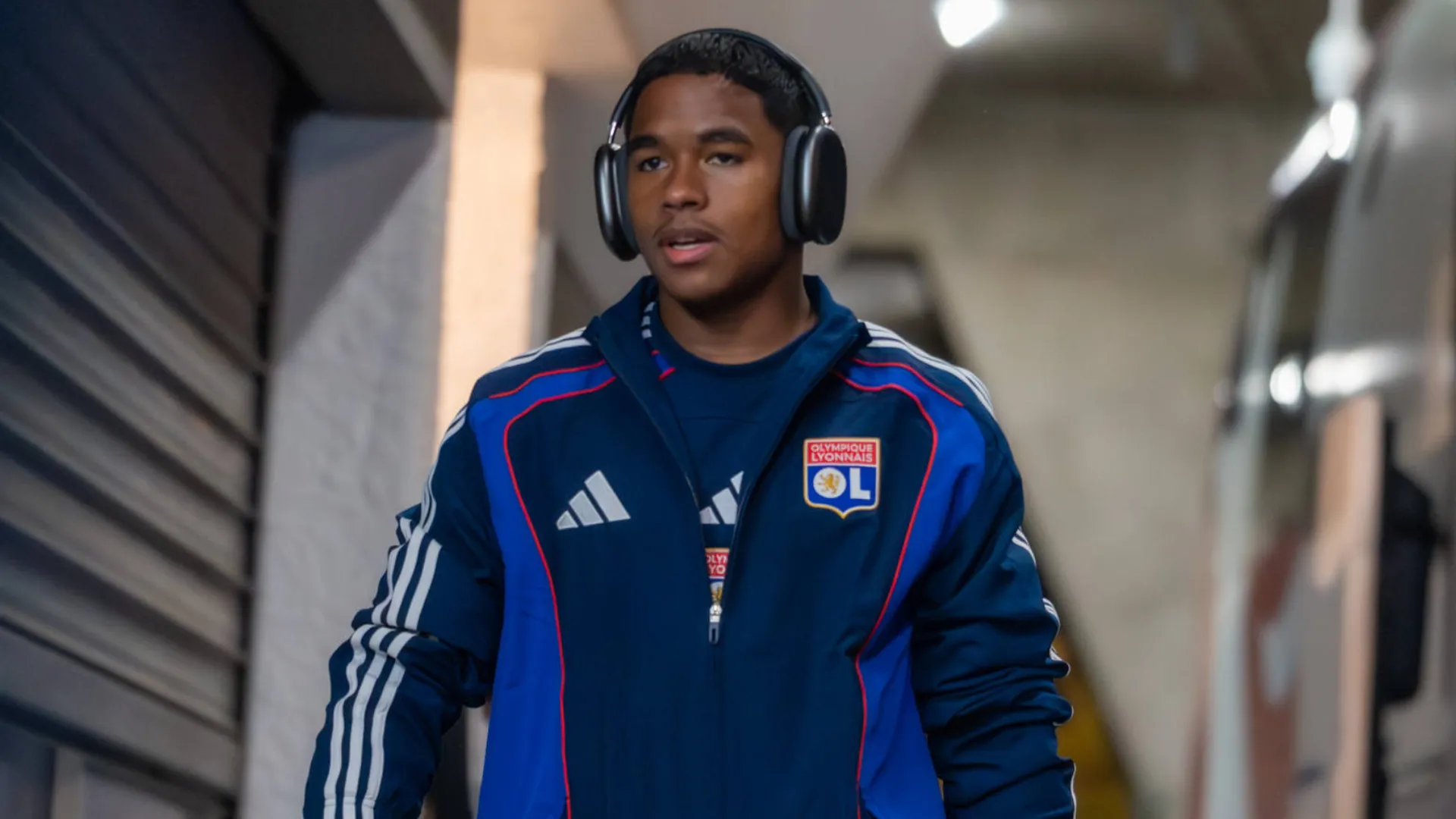 Endrick arriving at the stadium for a Lyon match