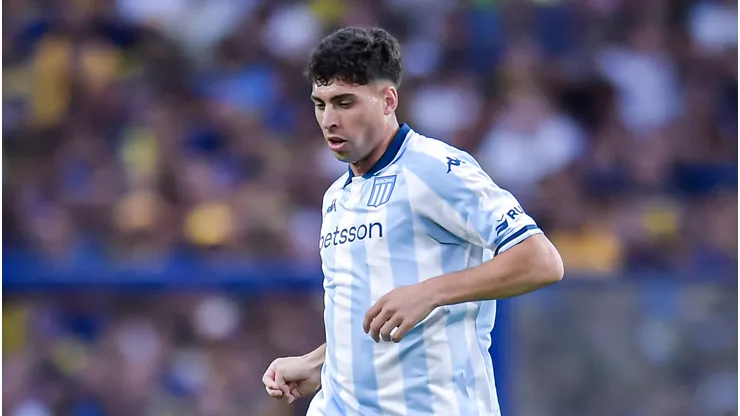 Juan Ignacio Nardoni du Racing Club en plein jeu lors de la demi-finale du Torneo Clausura entre Boca Juniors et Racing Club à Buenos Aires.