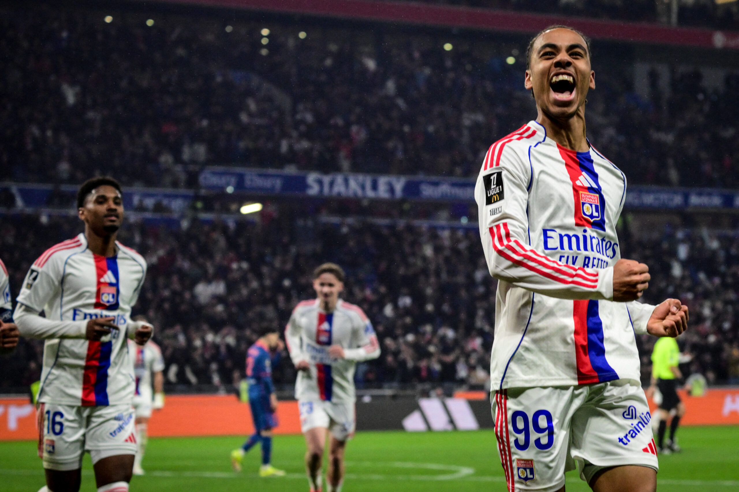 Lyon poursuit sa lancée et s'impose 2-0 face à Nice sans Endrick !