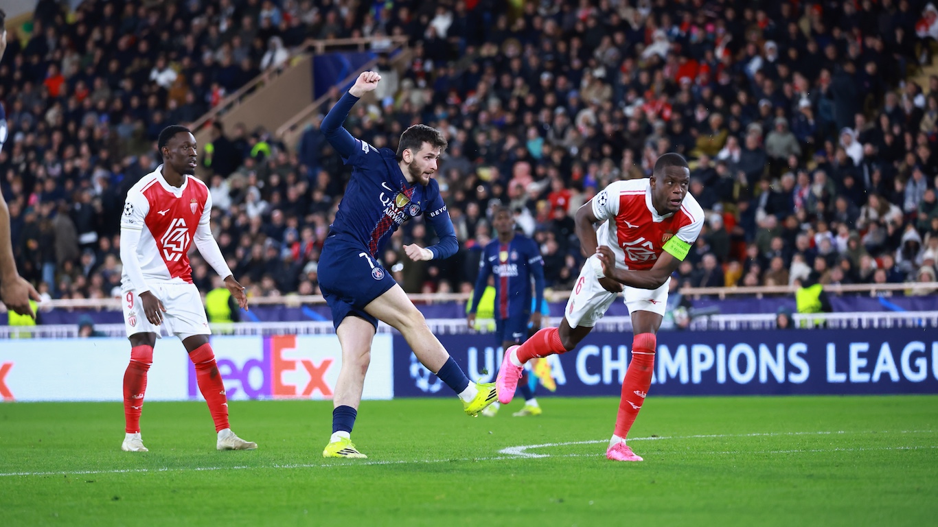 Monaco s'incline avec 10 joueurs face au PSG lors du match aller !