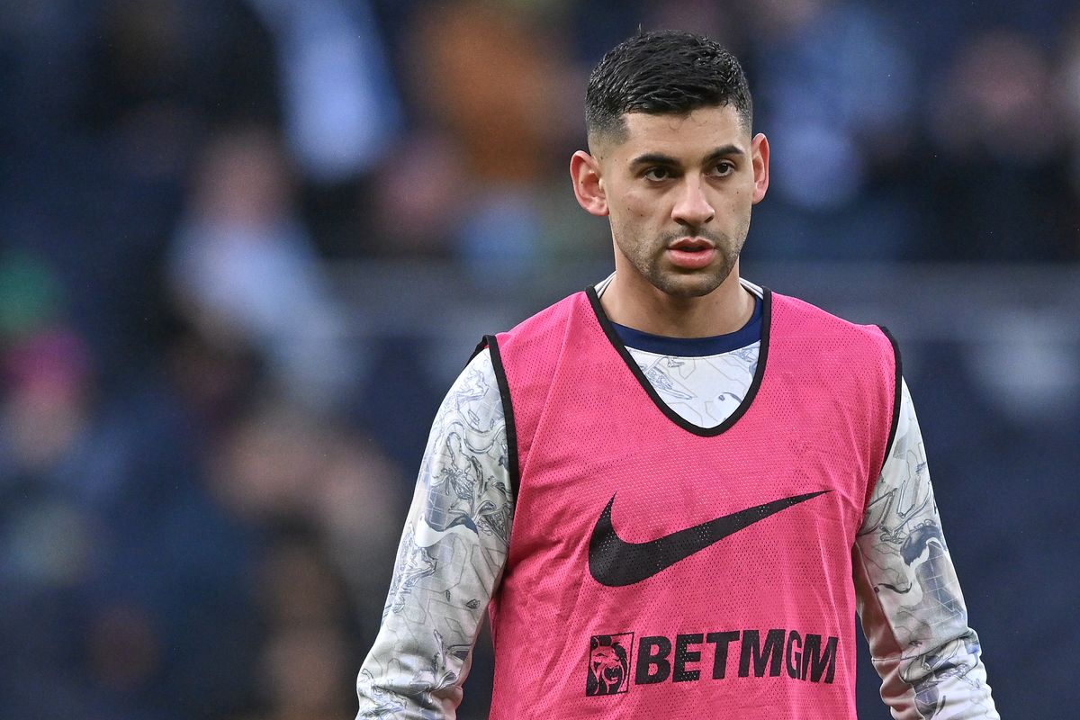 Le capitaine de Tottenham Hotspur, Cristian Romero, fait à nouveau la une cette semaine