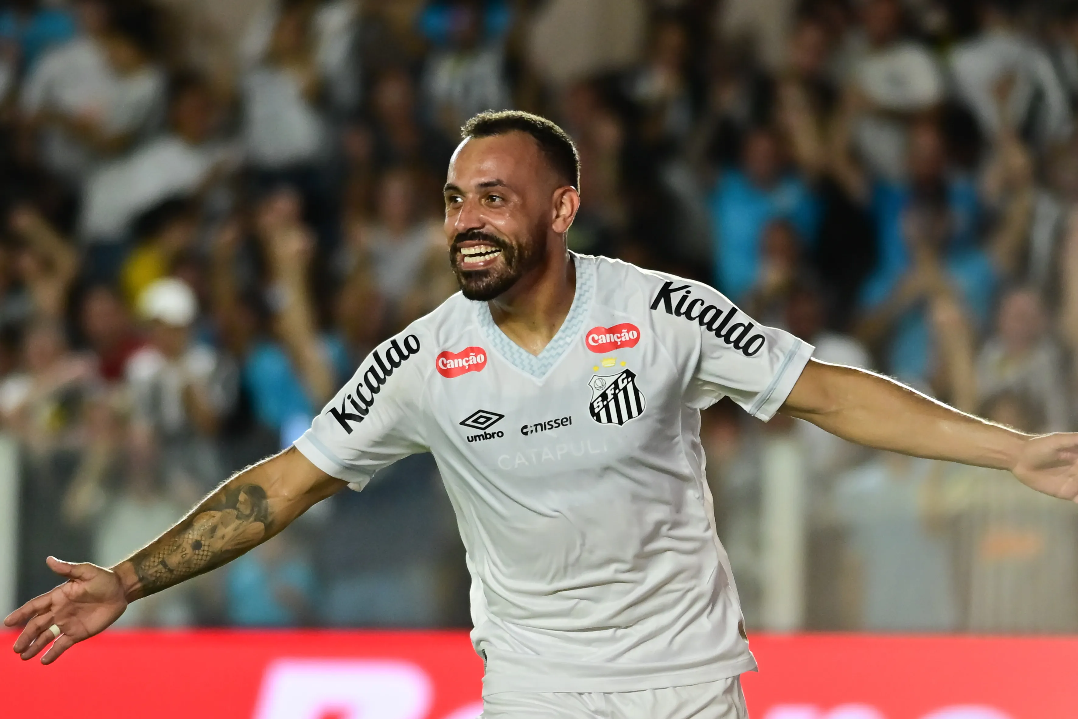 L'arrivée de Moisés a modifié les plans du Santos, qui ne poursuit plus Vitinho.